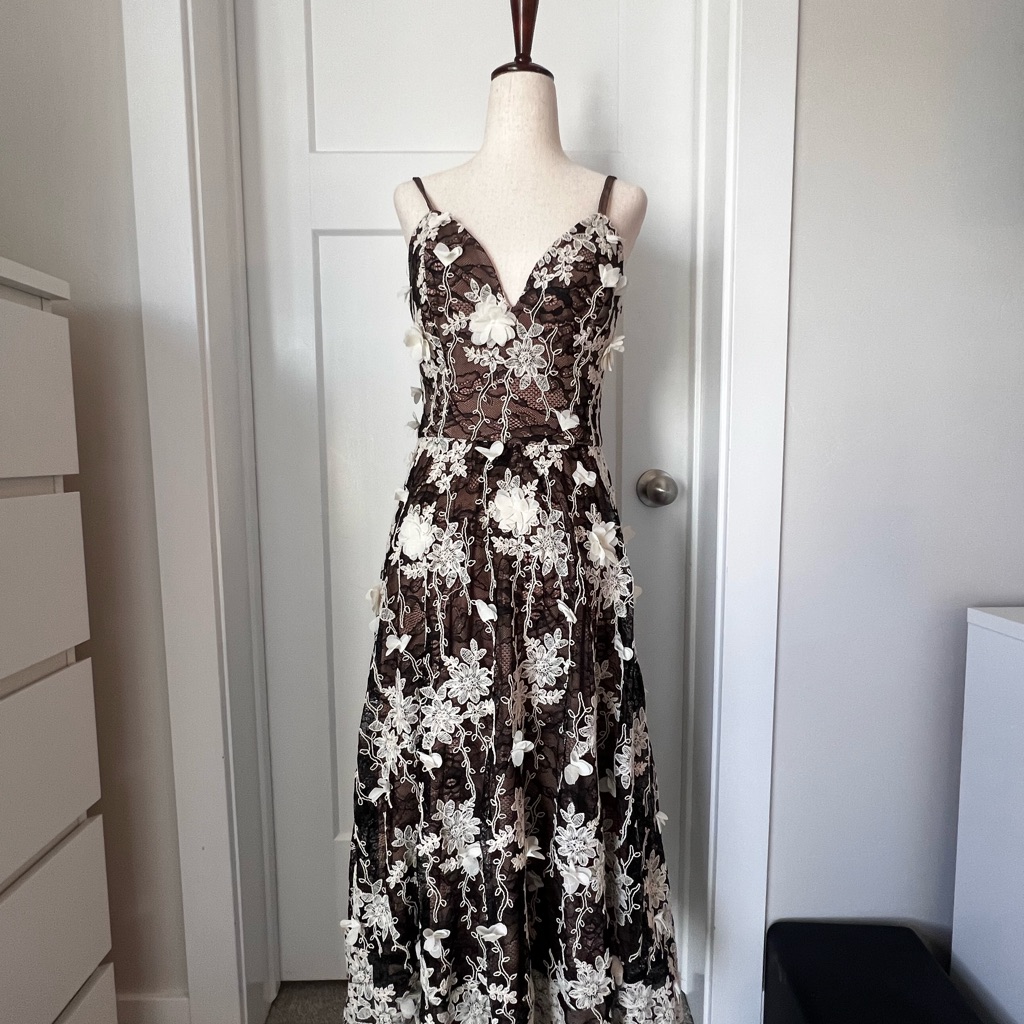 Elegant Floral Lace Dress - Black And Cream With Applicate Flowers
